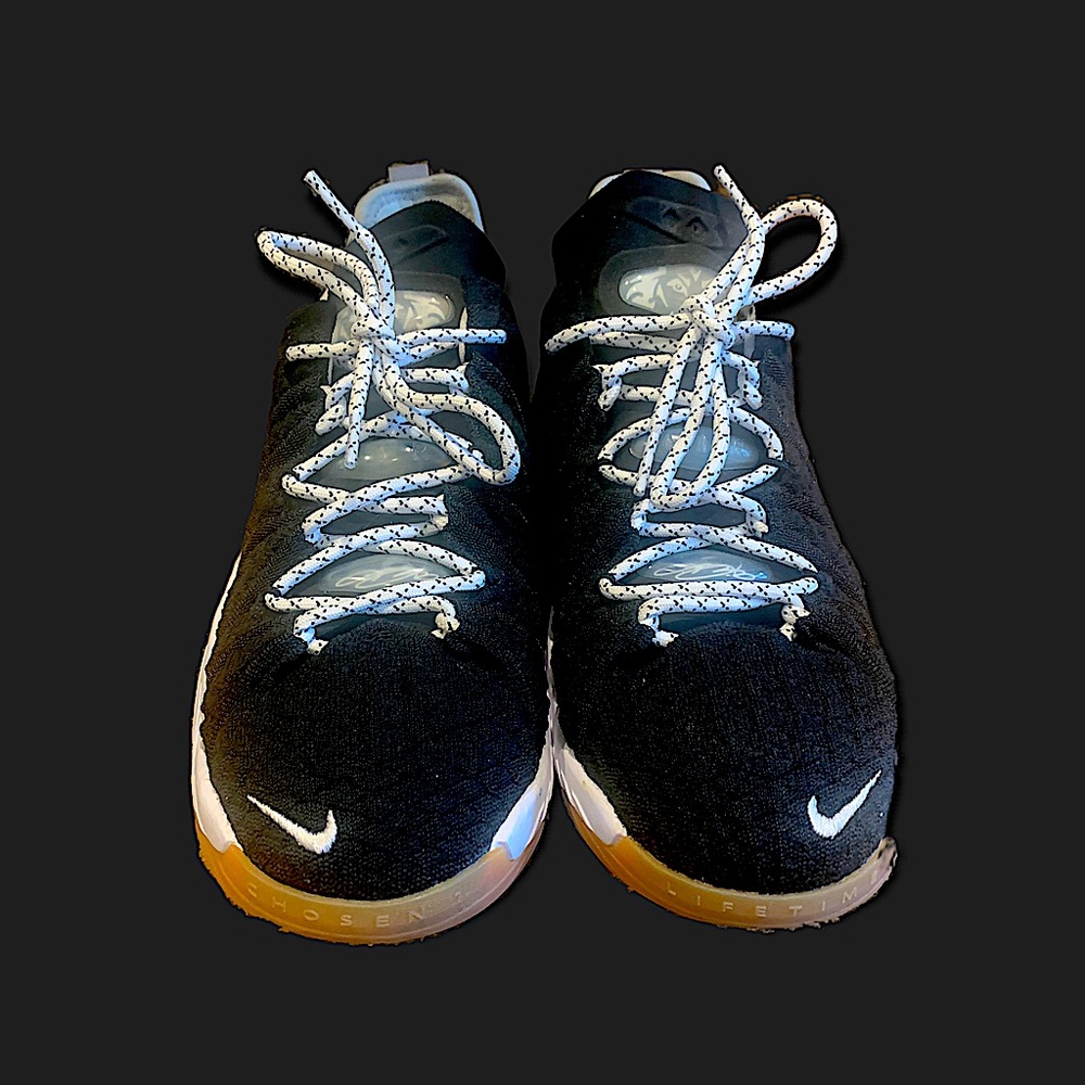 •LeBron 18•